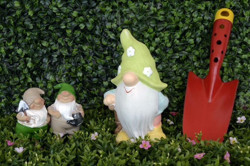 sasu-LA GAUDE-min_garden-gnome-1404358